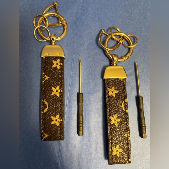 homemade Accessories - Brown and Gold Key chain. Set of 2